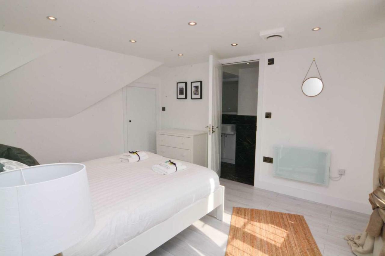Apartment Wharf - Macarena Apartments London Szoba fotó